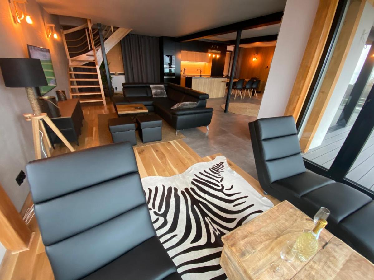 Rewa Cztery Pory Roku Villa Екстериор снимка